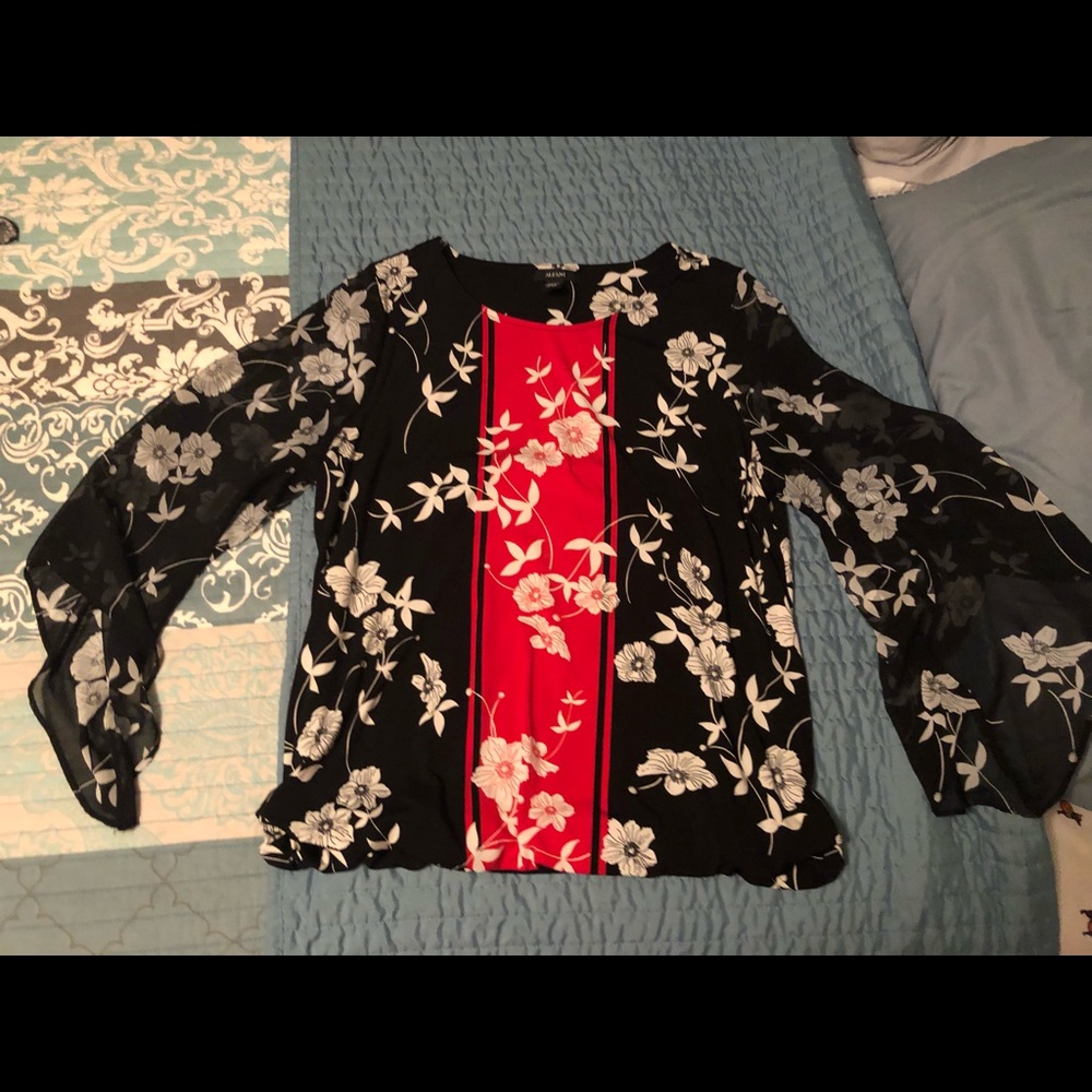 Alfani angel sleeve bubble hem top